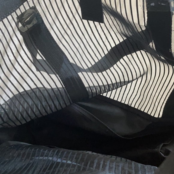 A big black bag - Picture 3 of 3